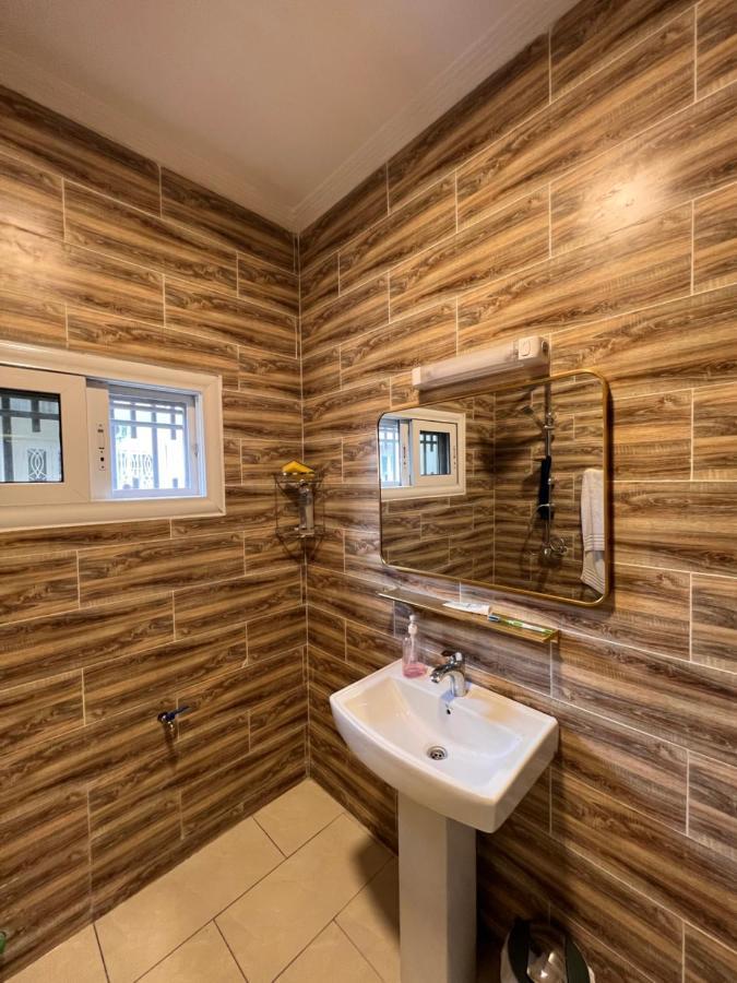 Smb-Gn Residence Lambandji - Electricite Et Wifi H24 Conakry Bagian luar foto